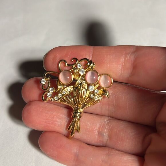Faux gold with cubic zirconia & pink stones bouquet brooch. - Picture 3 of 3